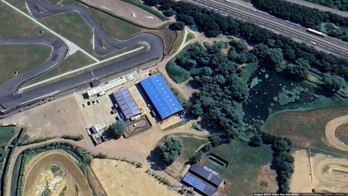 Industrial Unit in Kennett - photo 2