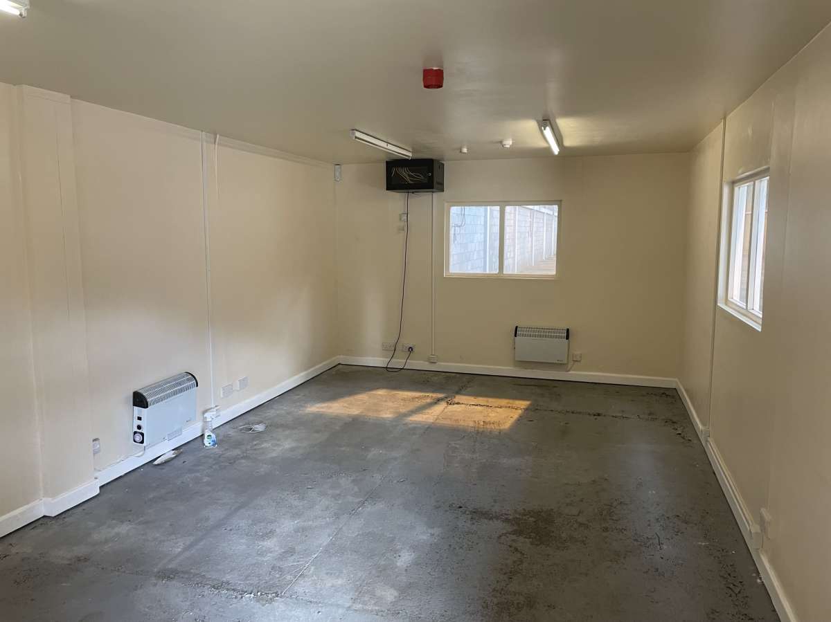 Industrial Unit in Crumpsall - photo 4