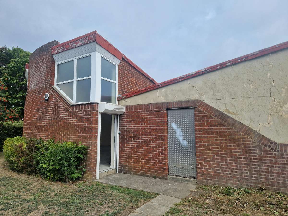 Industrial Unit in Southsea - photo 4