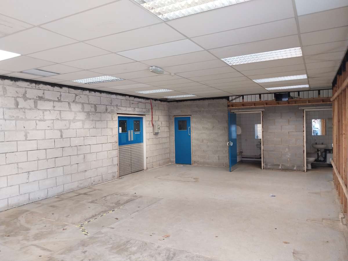 Industrial Unit in Lincoln - photo 4