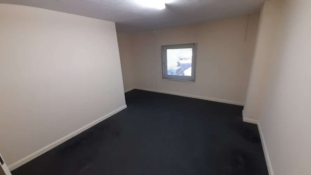 Industrial Unit in Weyhill - photo 3