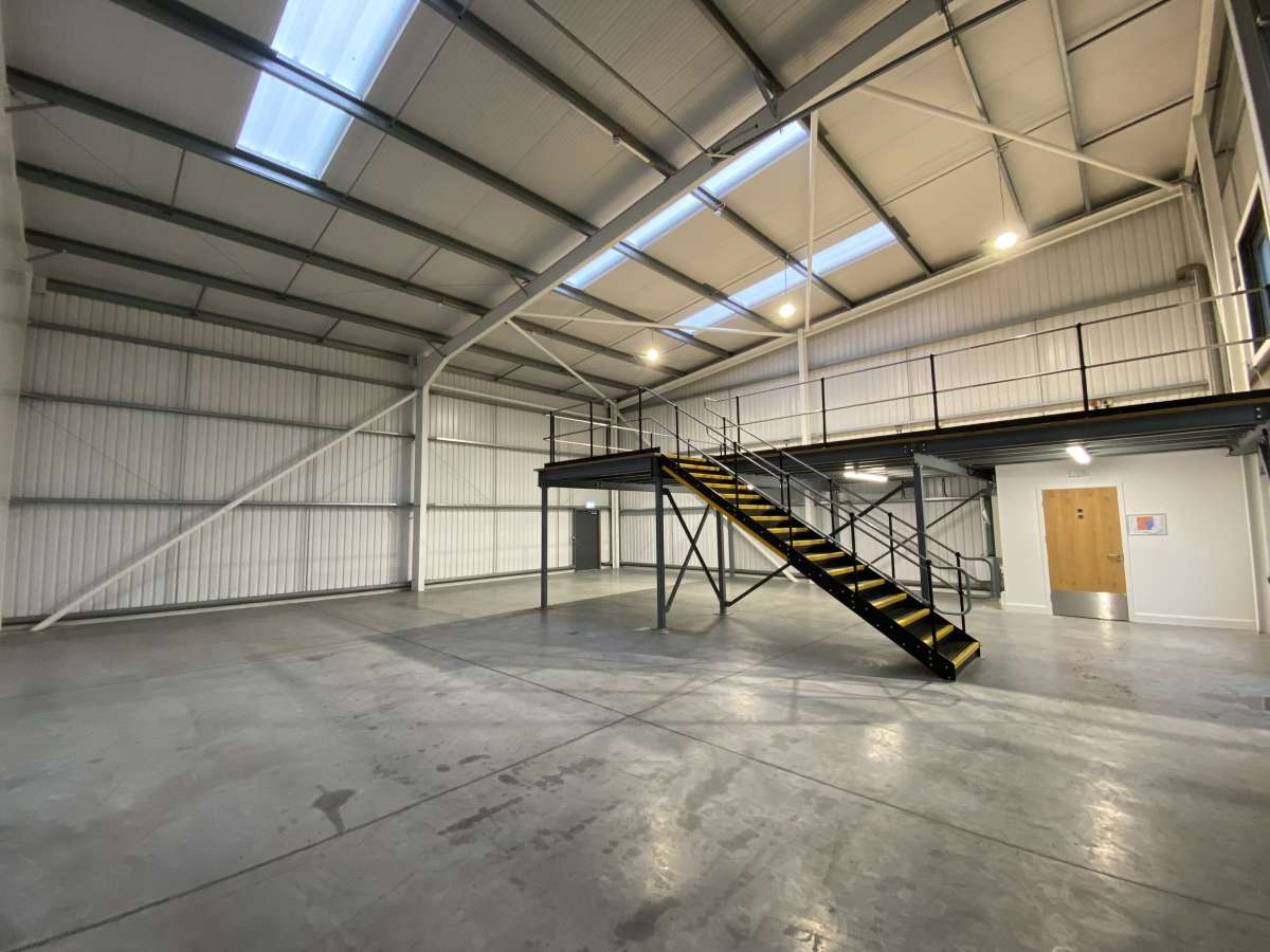 Industrial Unit in Evesham - photo 2