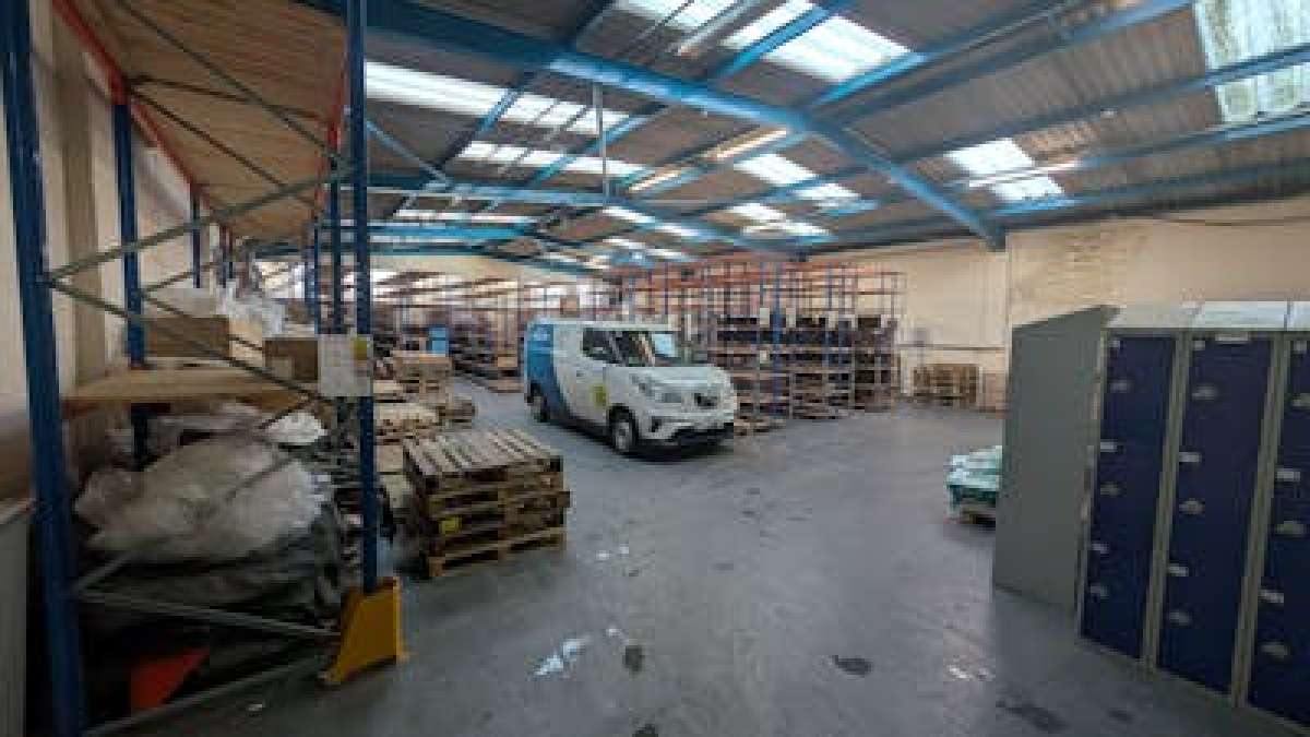 Industrial Unit in Southampton - photo 2