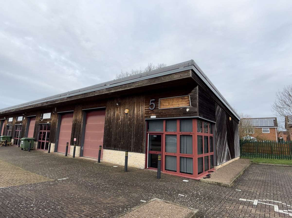 Industrial in Hinckley