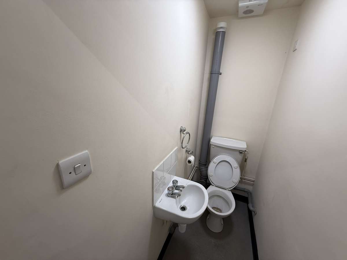 Industrial Unit in Hinckley - photo 4