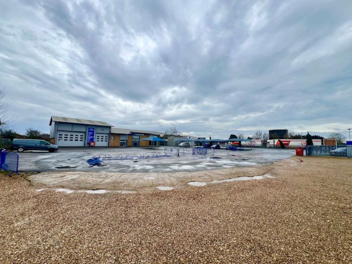 Industrial Unit in March - photo 3