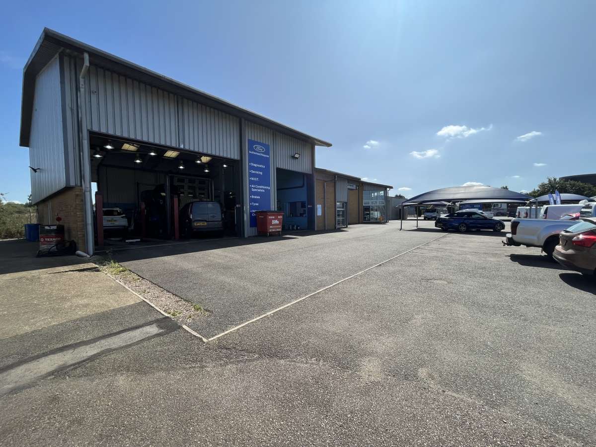 Industrial Unit in March - photo 4