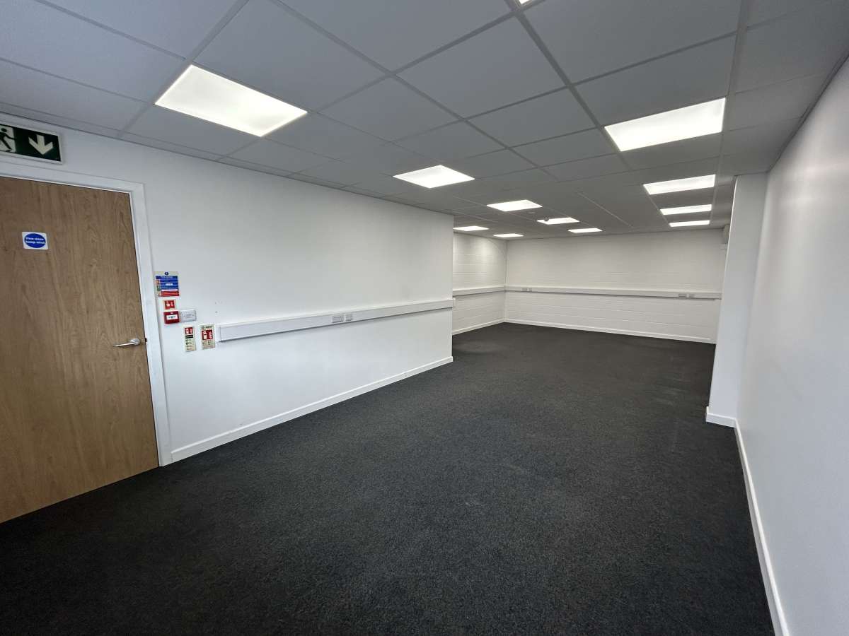 Industrial Unit in Penzance - photo 3