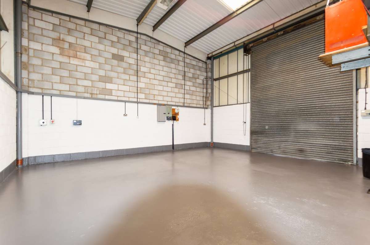 Industrial Unit in Verwood - photo 3