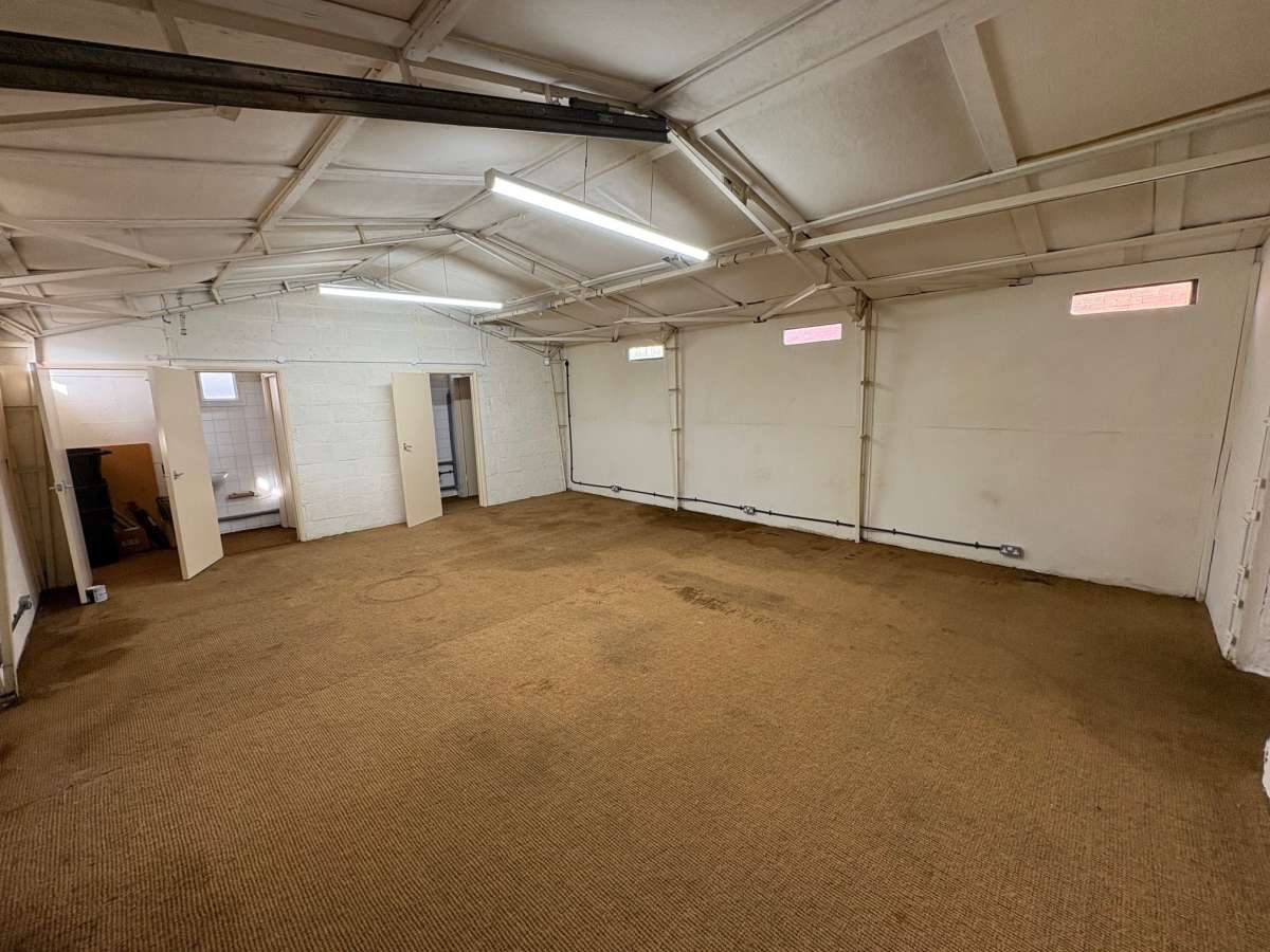 Industrial Unit in Leicester - photo 3