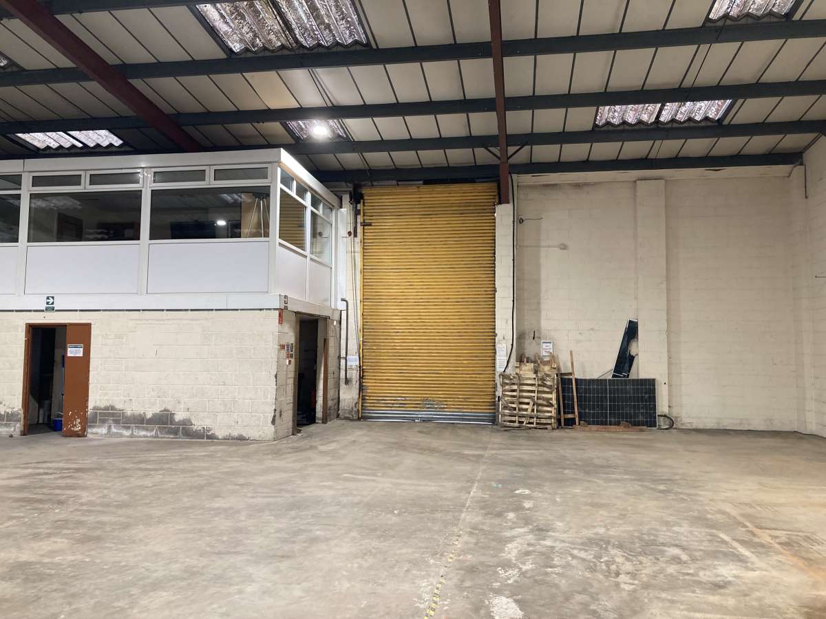 Industrial Unit in Sheffield - photo 4