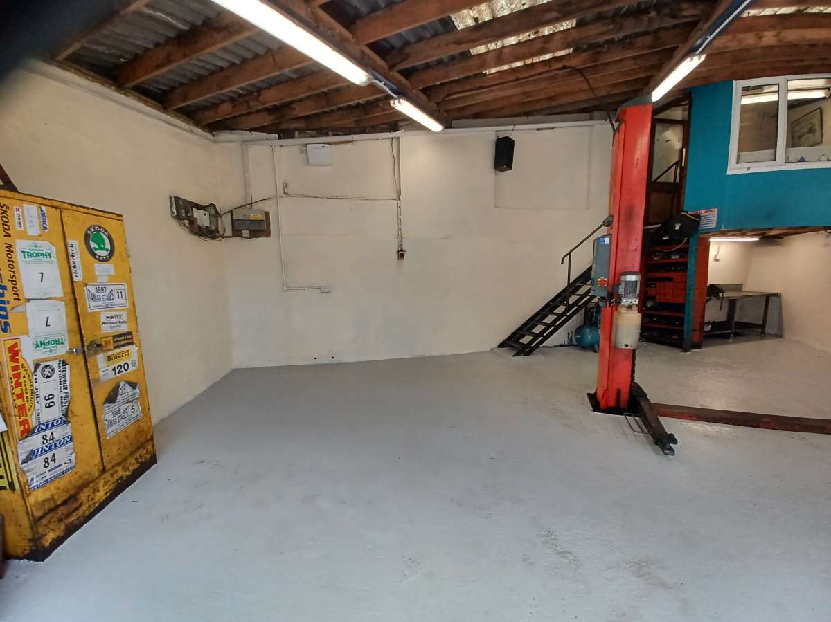 Industrial Unit in Plymouth - photo 3