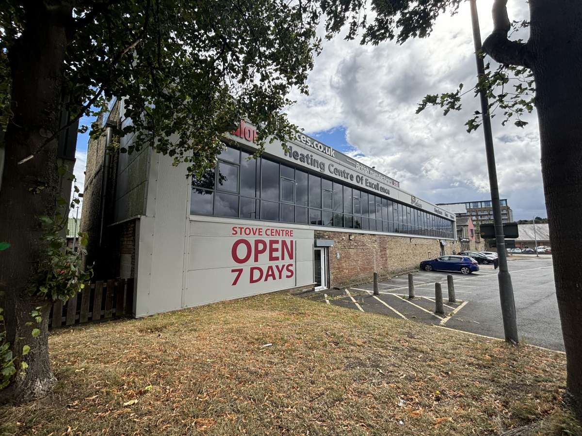 Industrial Unit in Brighouse - photo 2