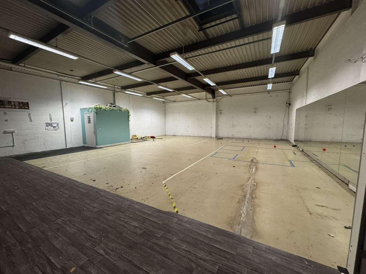Industrial Unit in Bretton - photo 4