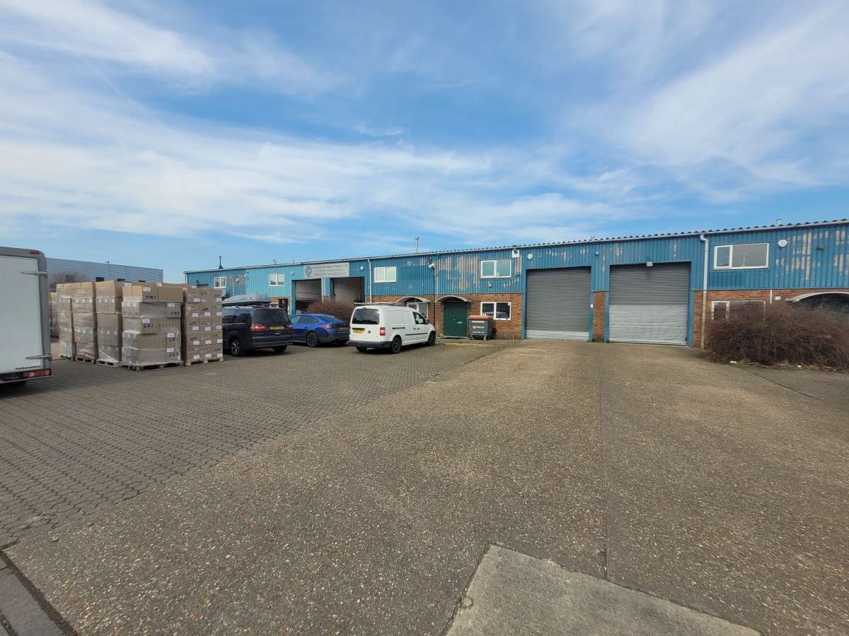 Industrial Unit in St Ives (Cambs) - photo 2