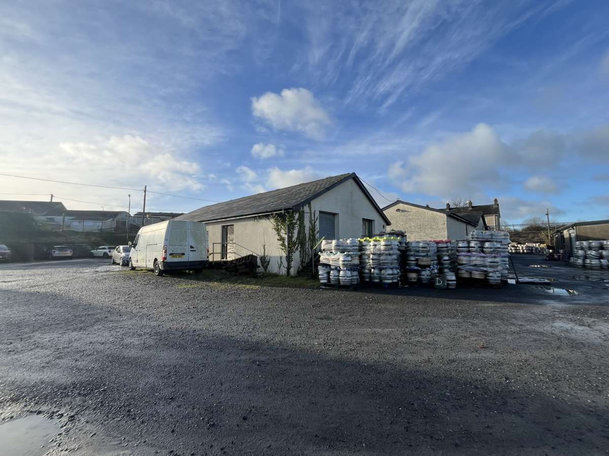 Industrial Unit in Llandeilo - photo 2