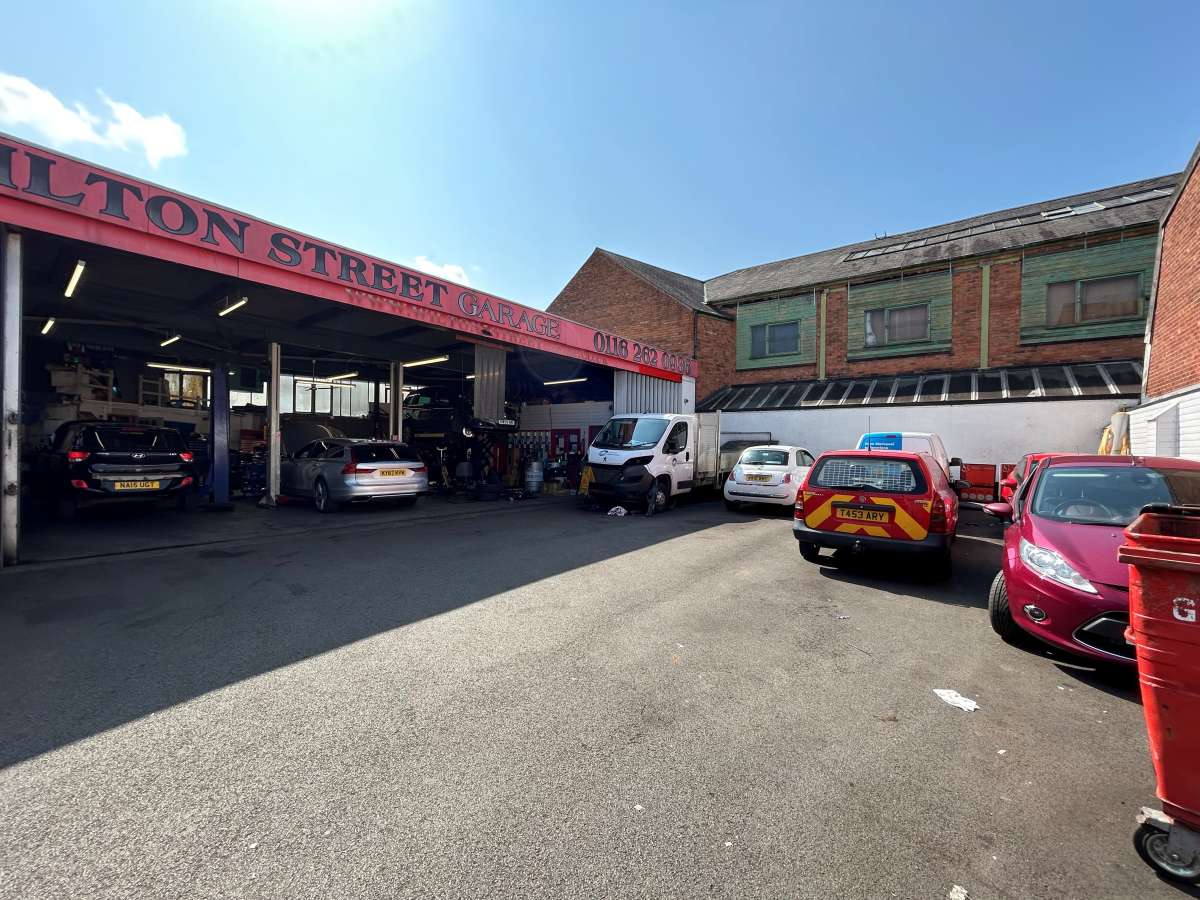 Industrial Unit in Leicester - photo 2