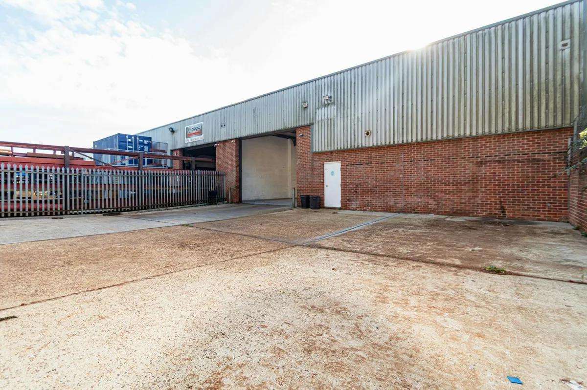 Industrial Unit in Holton Heath - photo 3