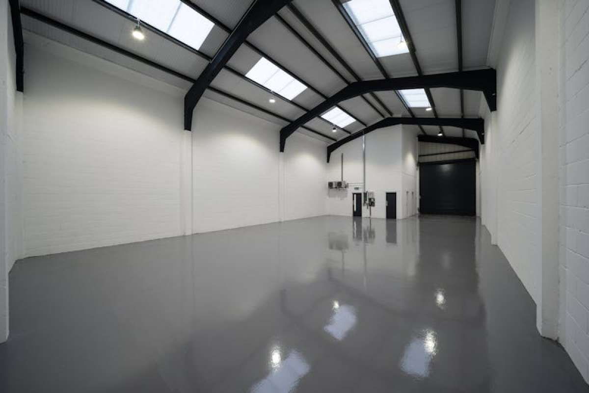 Industrial Unit in Tottenham - photo 2