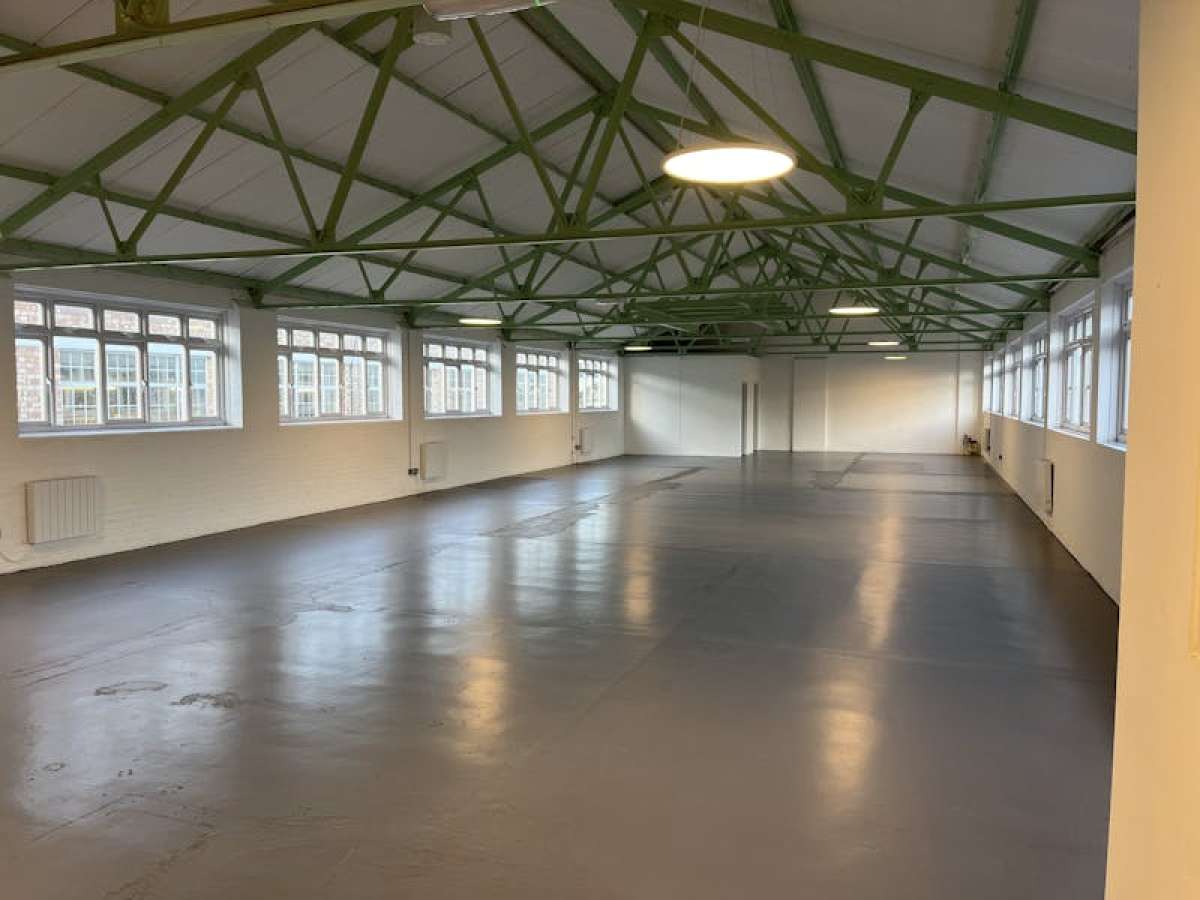 Industrial Unit in London - photo 4