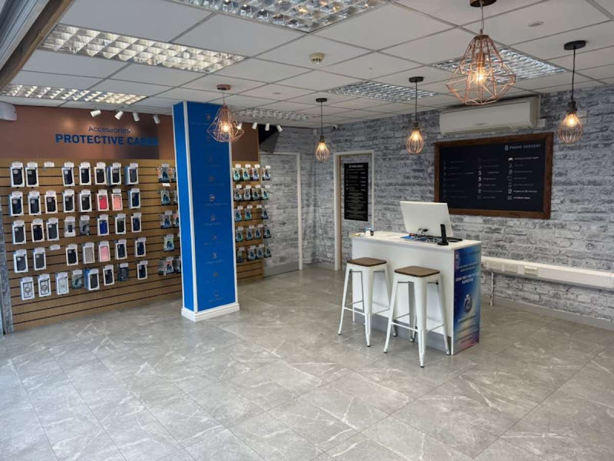 Industrial Unit in Chertsey - photo 3