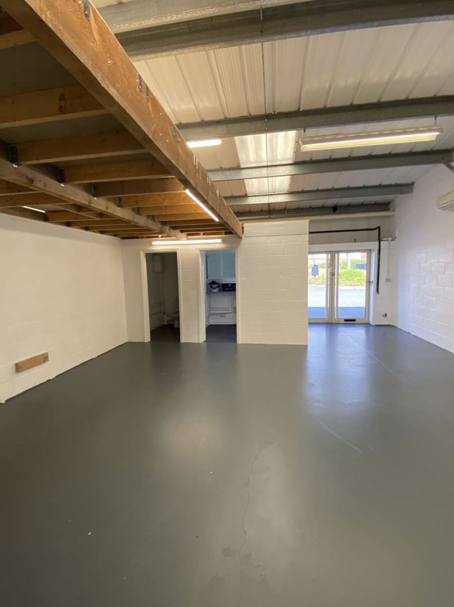 Industrial Unit in Halesowen - photo 3