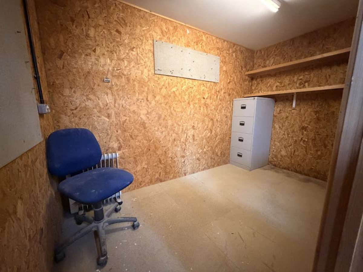 Industrial Unit in Liss - photo 3