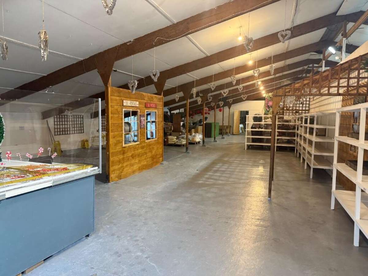 Industrial Unit in Malvern - photo 3