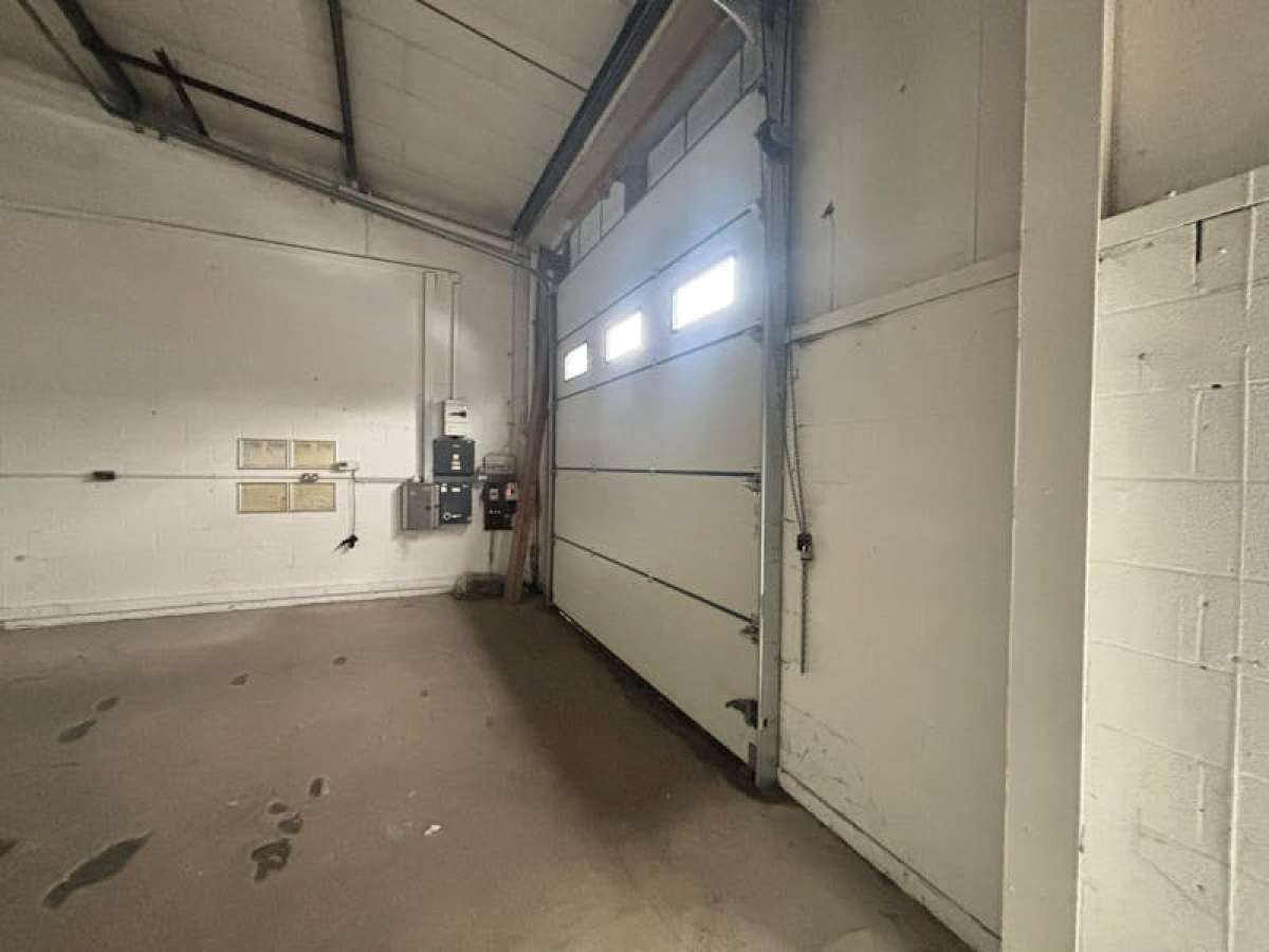 Industrial Unit in Fareham - photo 3