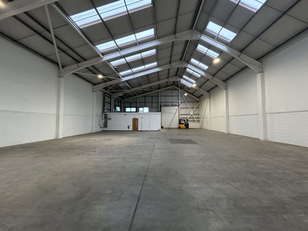 Industrial Unit in Plymouth - photo 2