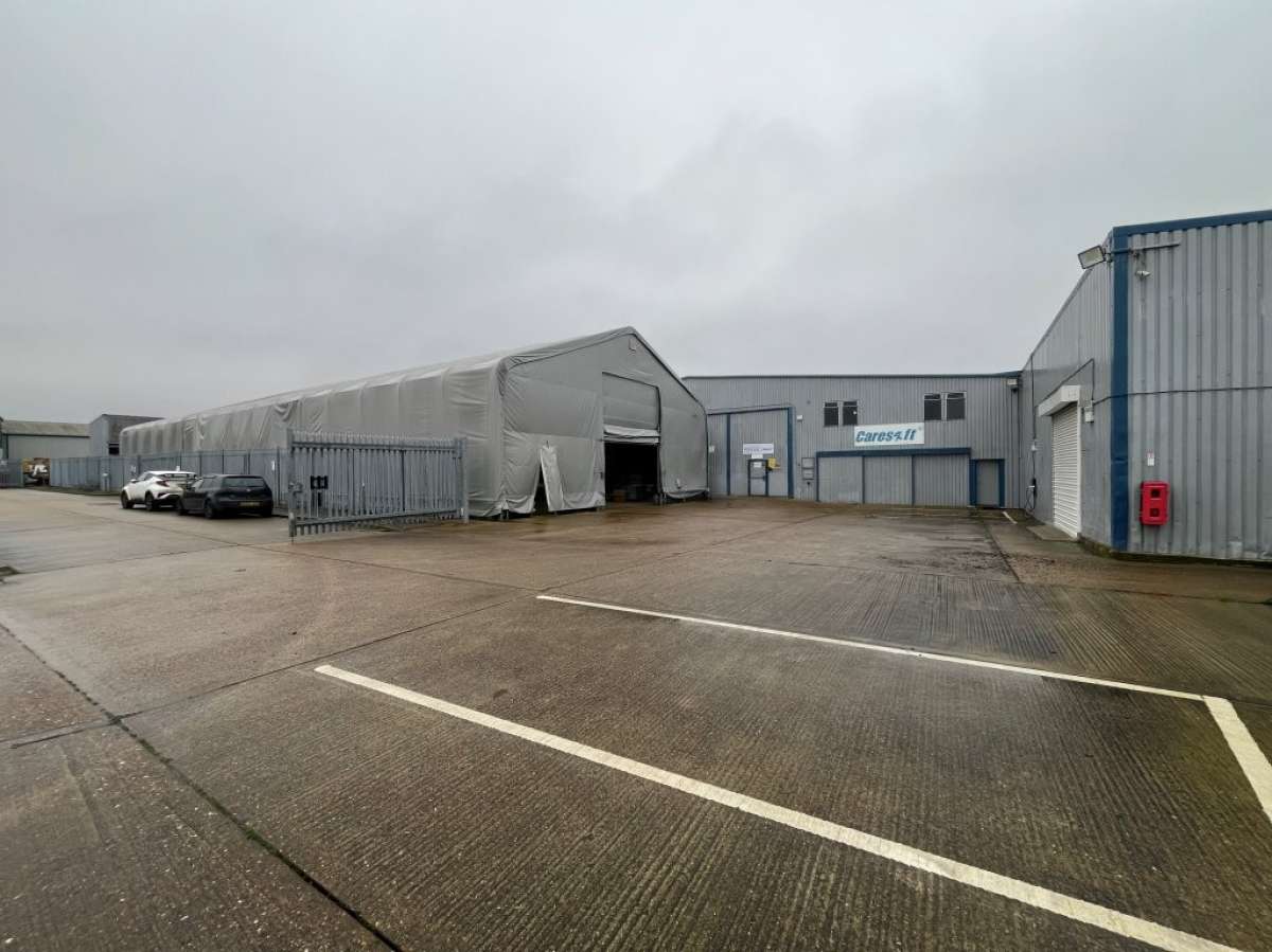 Industrial Unit in Eye - photo 3