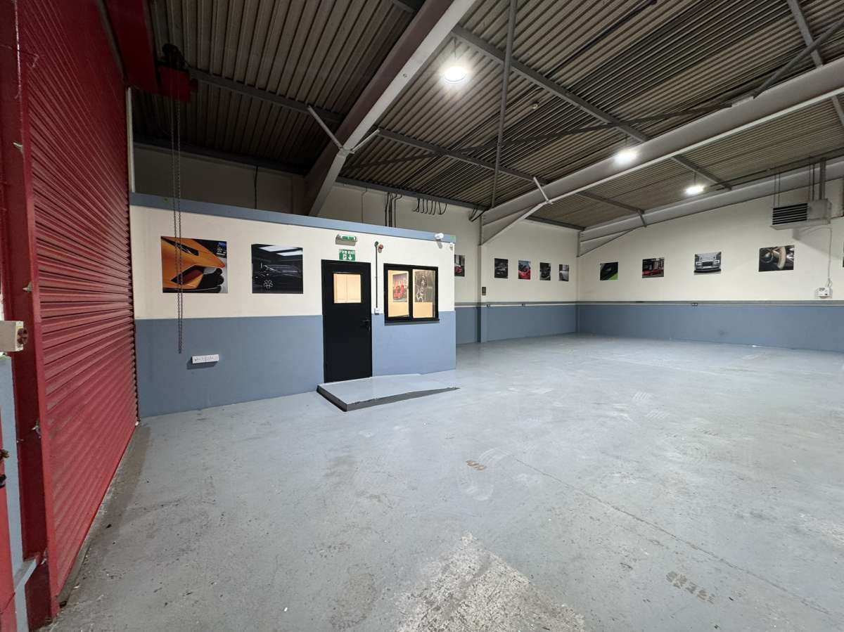 Industrial Unit in Bretton - photo 4