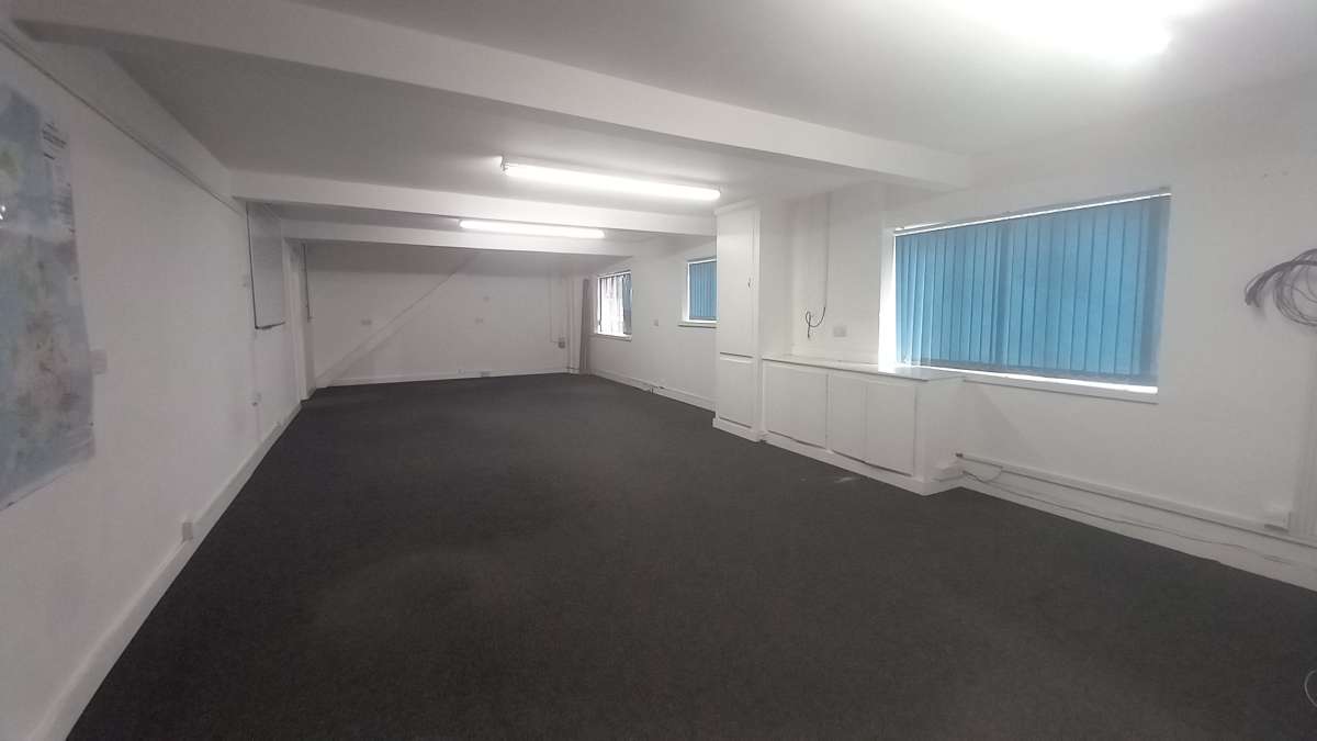 Industrial Unit in Bradford - photo 3