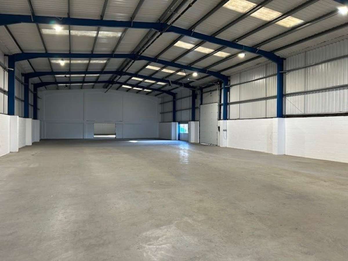 Industrial Unit in Barking - photo 4