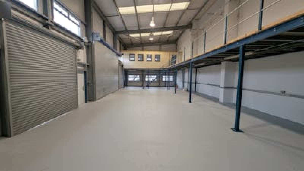 Industrial Unit in Southampton - photo 2