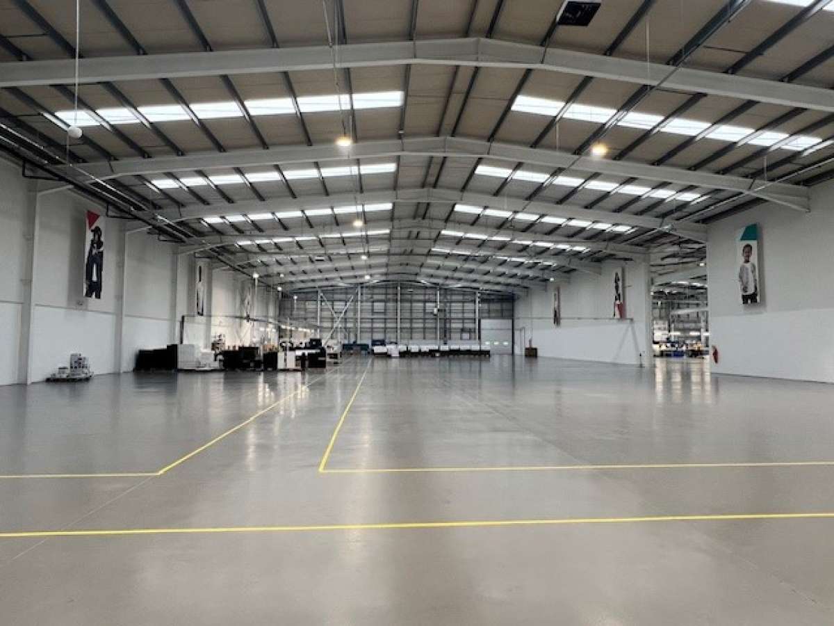 Industrial Unit in Wolverhampton - photo 3