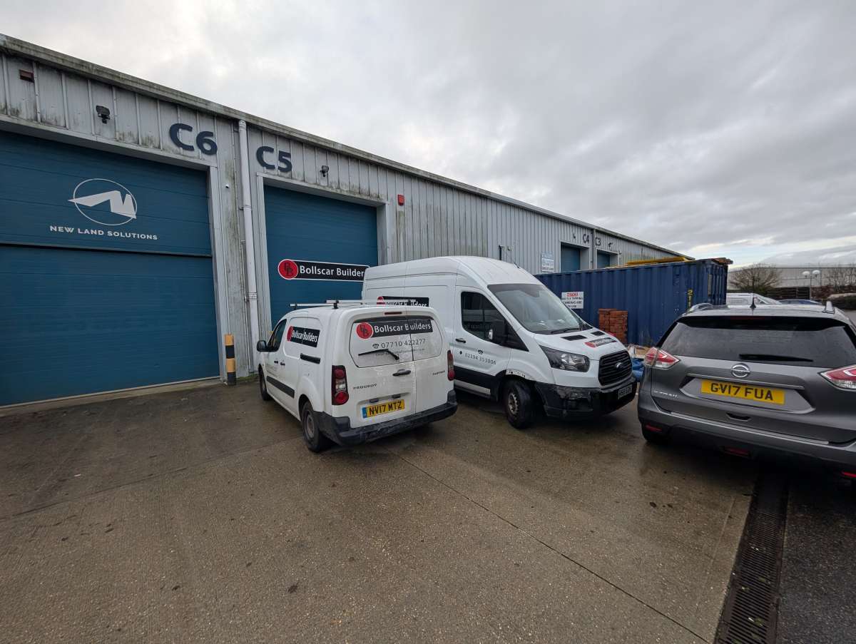 Industrial Unit in Rowlands Castle - photo 2