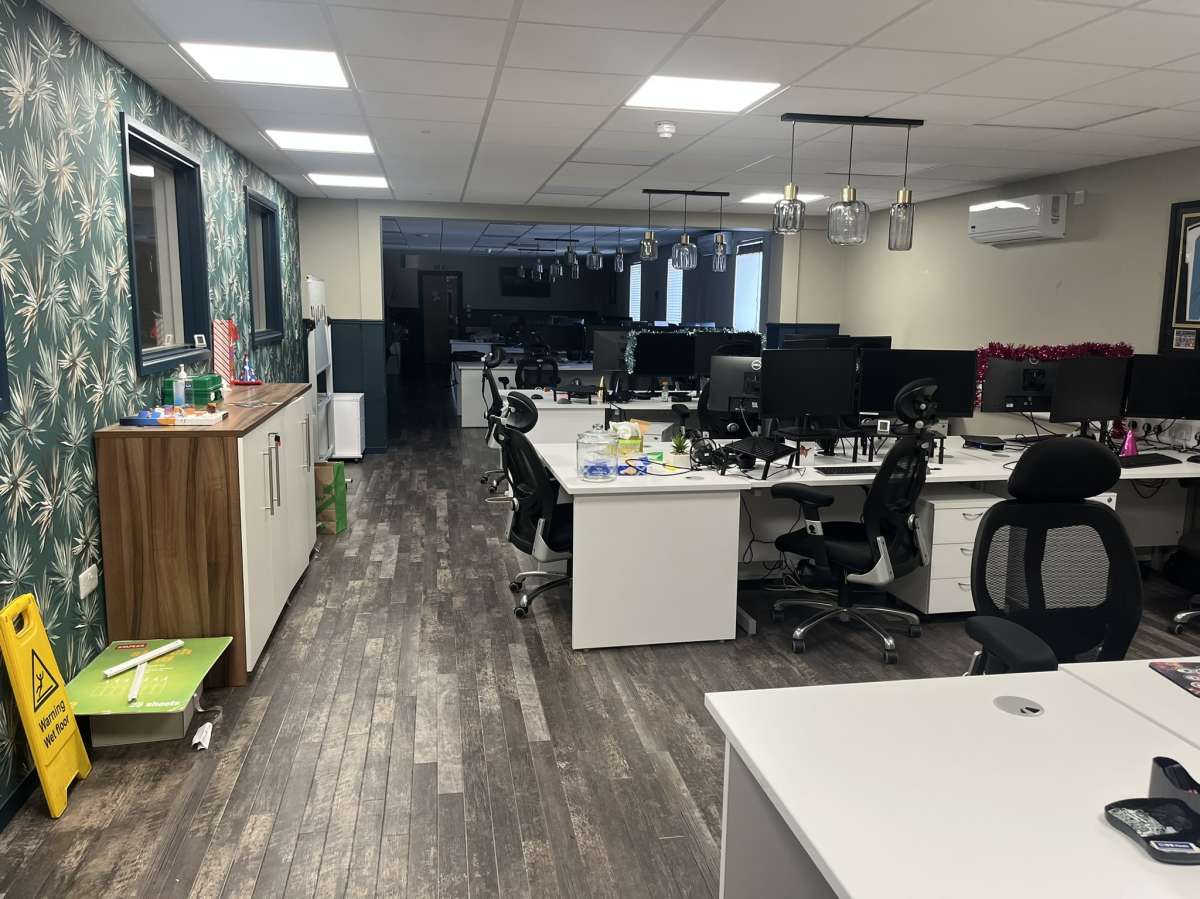 Industrial Unit in Fareham - photo 2