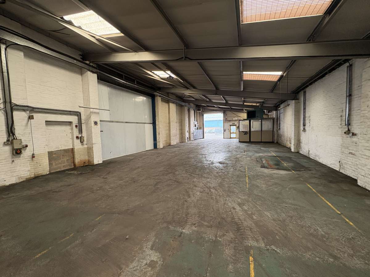 Industrial Unit in West Bromwich - photo 4