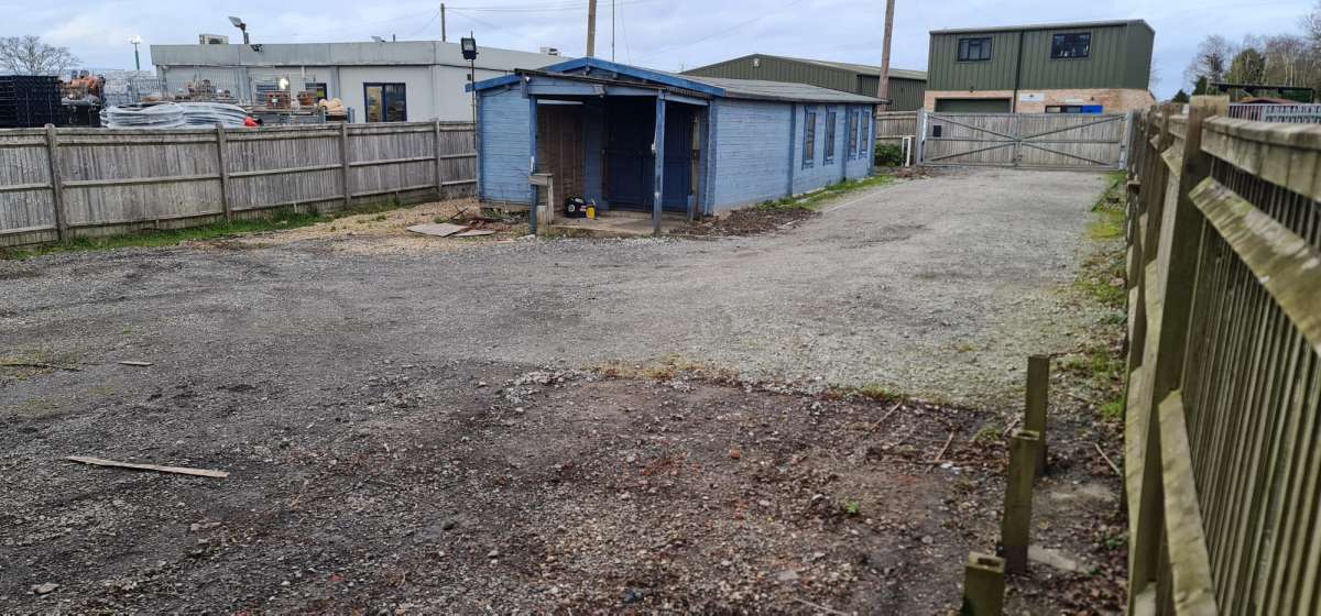 Industrial Unit in Plummers Plain - photo 2