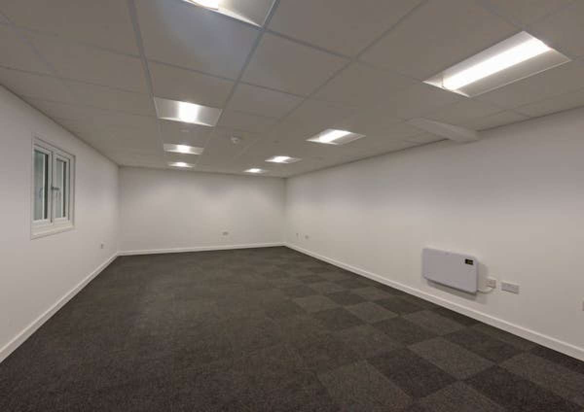 Industrial Unit in Birmingham - photo 4