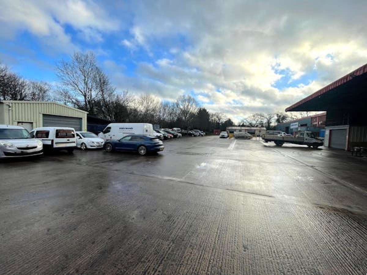 Industrial Unit in Worcester - photo 3