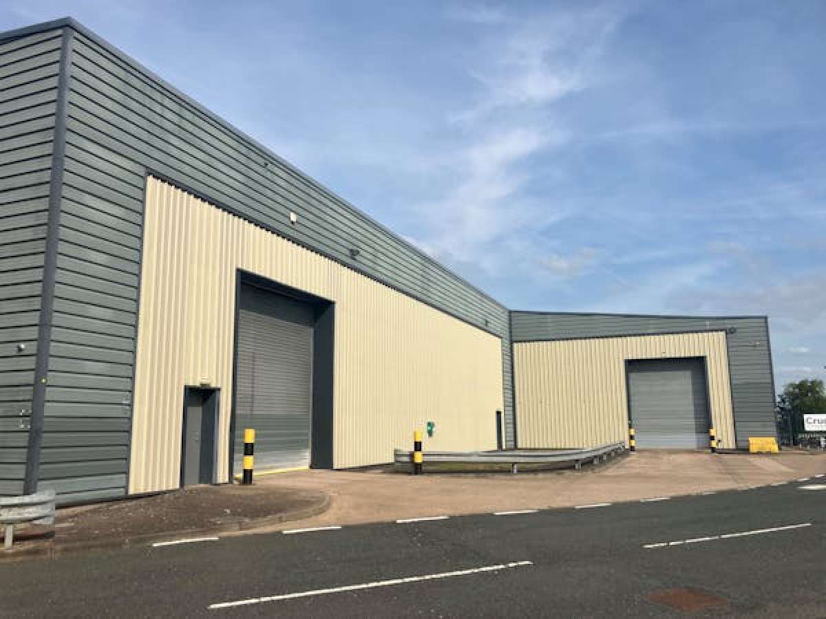 Industrial Unit in Worcester - photo 2