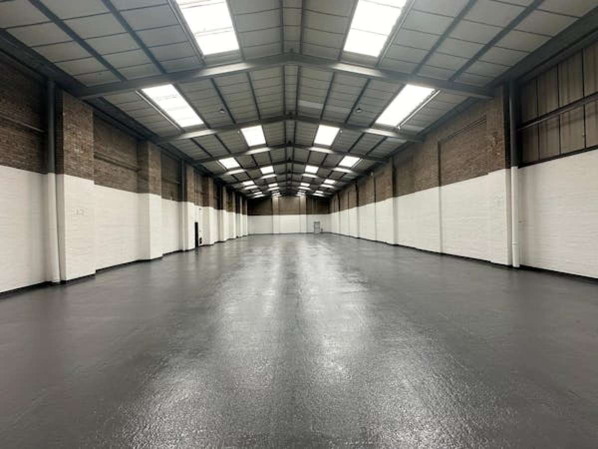 Industrial Unit in Cradley Heath - photo 2