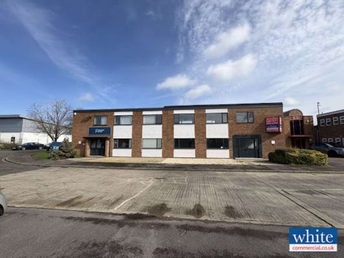 Industrial Unit in Bicester - photo 2