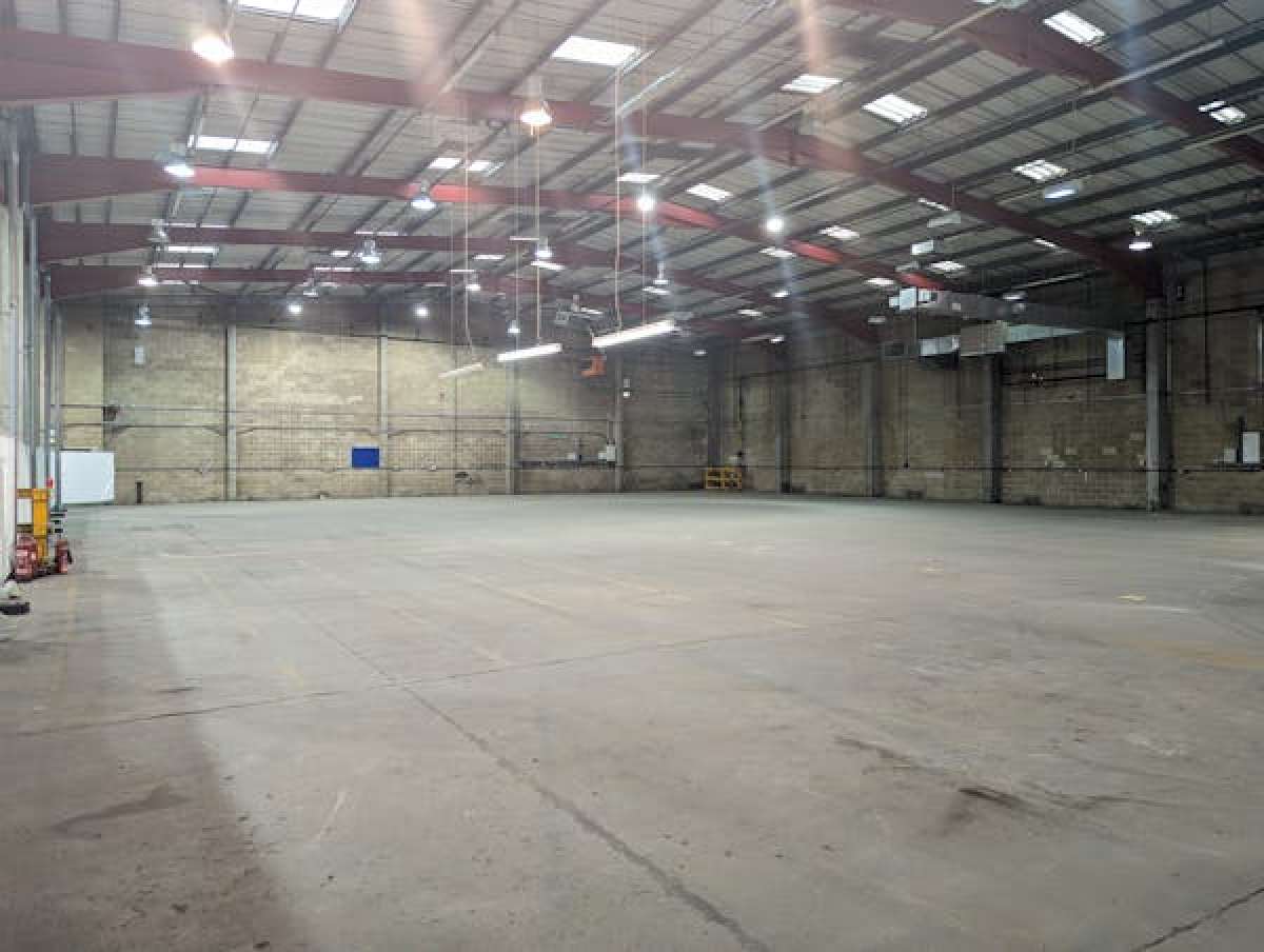 Industrial Unit in London - photo 3