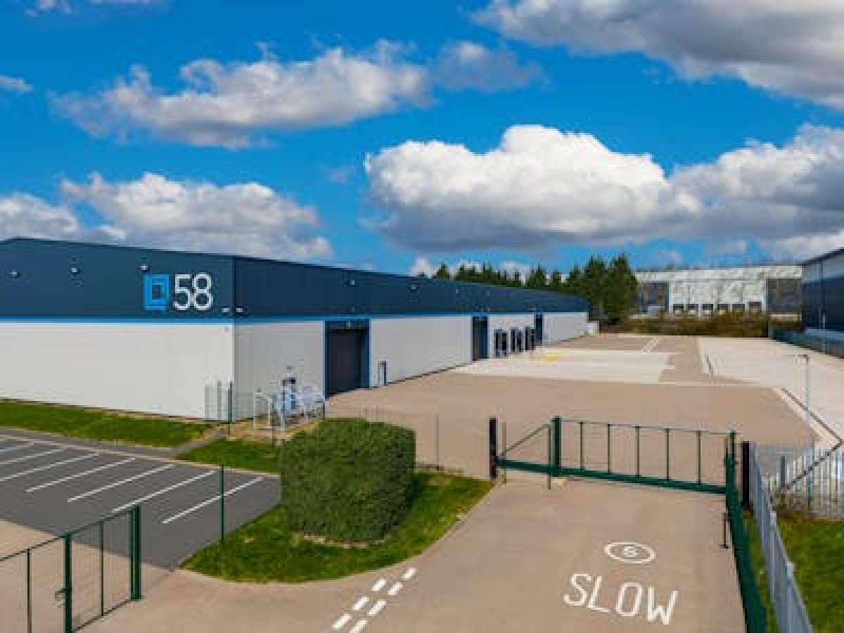 Industrial Unit in Corby - photo 2