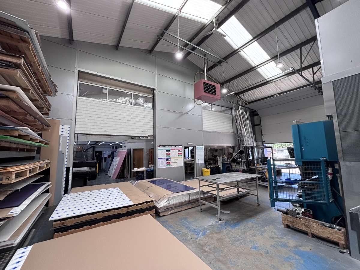 Industrial Unit in Telford Way Industrial Estate - photo 2