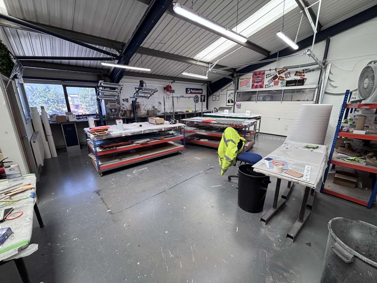 Industrial Unit in Telford Way Industrial Estate - photo 3