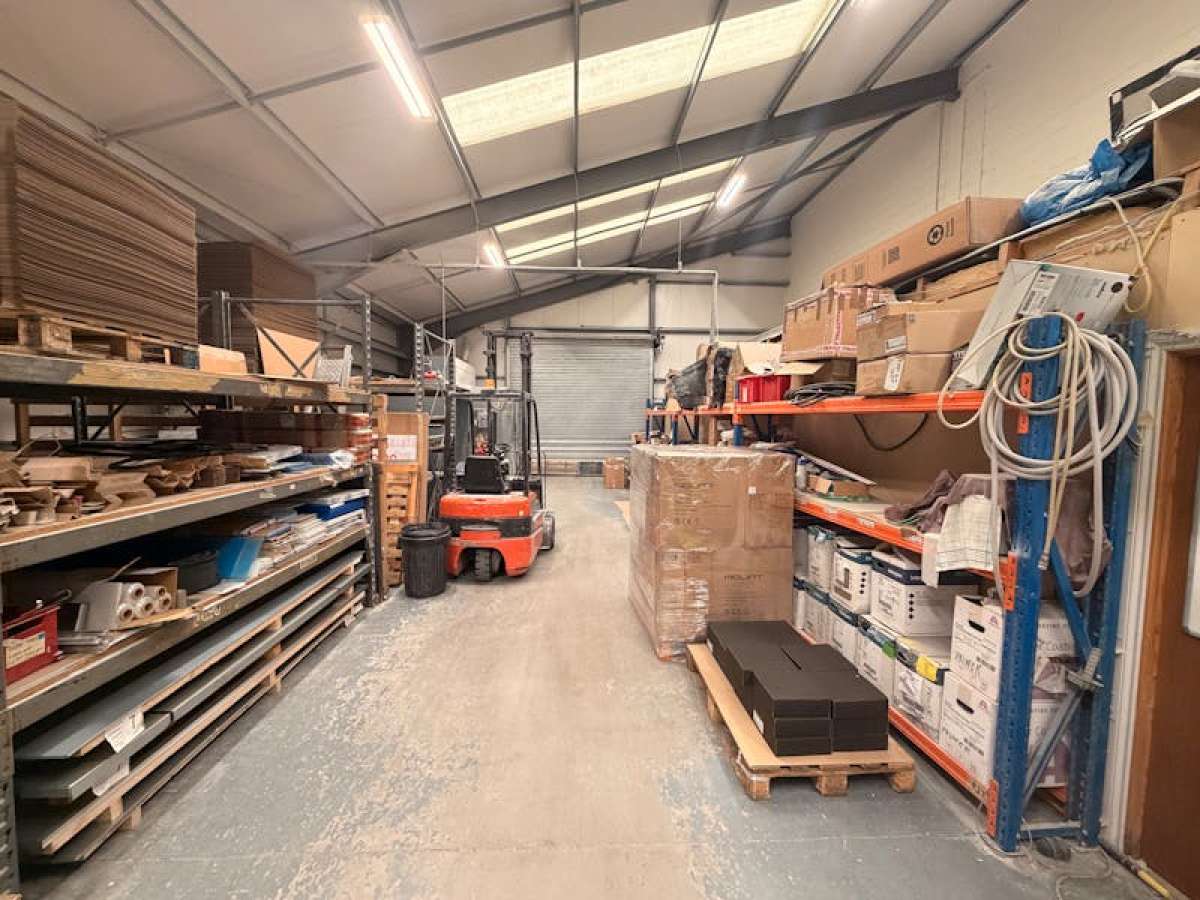 Industrial Unit in Farnham - photo 2